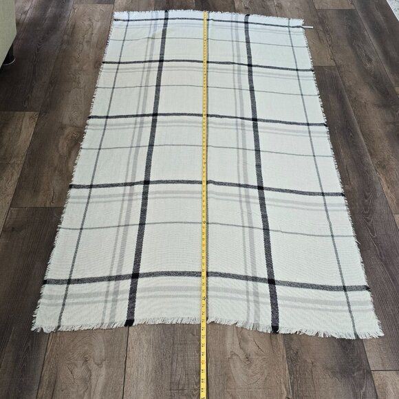 Old Navy Winter Scarf - Picture 3 of 9